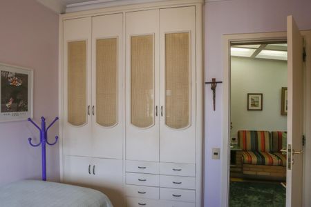 Apartamento à venda com 200m², 4 quartos e 3 vagas Apartamento à venda com 200m², 4 quartos e 3 vagasSuíte 2