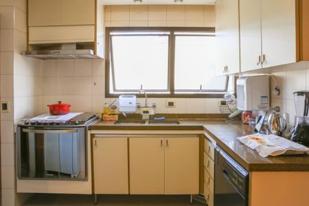 Apartamento à venda com 200m², 4 quartos e 3 vagas Apartamento à venda com 200m², 4 quartos e 3 vagasCozinha