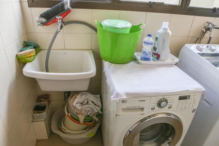 Apartamento à venda com 200m², 4 quartos e 3 vagas Apartamento à venda com 200m², 4 quartos e 3 vagasÁrea de Serviço