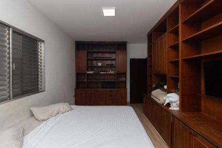 Casa à venda com 298m², 5 quartos e 2 vagas Casa à venda com 298m², 5 quartos e 2 vagasSuíte 1