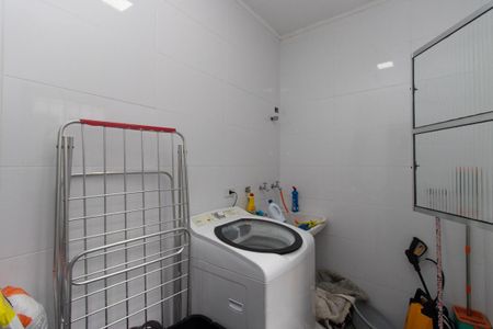 Casa à venda com 298m², 5 quartos e 2 vagas Casa à venda com 298m², 5 quartos e 2 vagasÁrea de Serviço