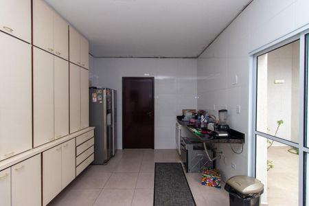 Casa à venda com 298m², 5 quartos e 2 vagas Casa à venda com 298m², 5 quartos e 2 vagasCozinha