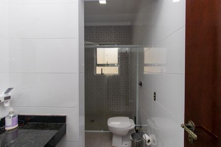 Casa à venda com 298m², 5 quartos e 2 vagas Casa à venda com 298m², 5 quartos e 2 vagasBanheiro da Suíte 2