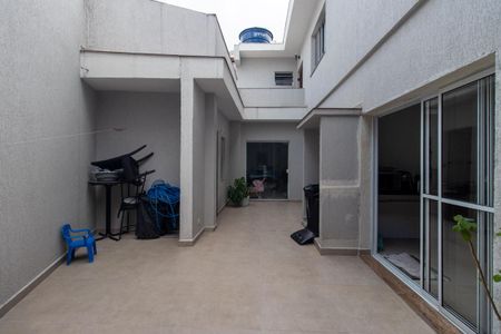 Casa à venda com 298m², 5 quartos e 2 vagas Casa à venda com 298m², 5 quartos e 2 vagasQuintal