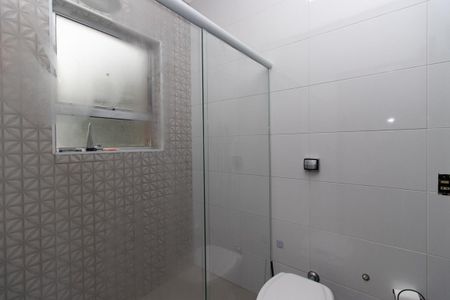 Casa à venda com 298m², 5 quartos e 2 vagas Casa à venda com 298m², 5 quartos e 2 vagasBanheiro da Suíte 2