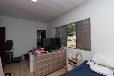Casa à venda com 298m², 5 quartos e 2 vagas Casa à venda com 298m², 5 quartos e 2 vagasQuarto 2