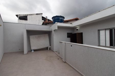 Casa à venda com 298m², 5 quartos e 2 vagas Casa à venda com 298m², 5 quartos e 2 vagasVaranda