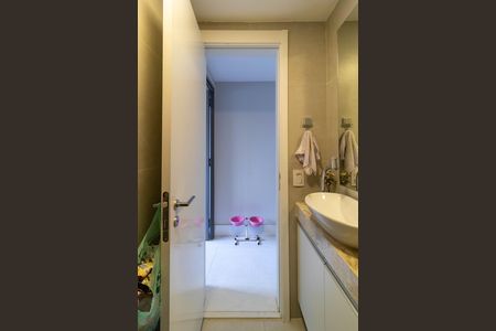 Apartamento à venda com 115m², 3 quartos e 2 vagas Apartamento à venda com 115m², 3 quartos e 2 vagasBanheiro de serviço
