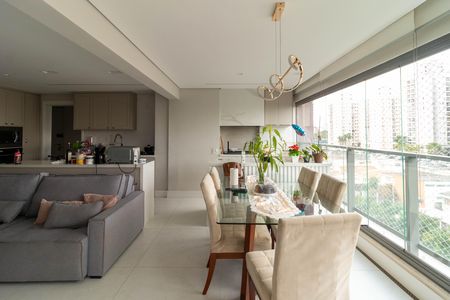Apartamento à venda com 115m², 3 quartos e 2 vagas Apartamento à venda com 115m², 3 quartos e 2 vagasVaranda