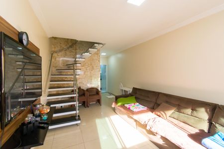 Casa à venda com 250m², 3 quartos e 6 vagasSala