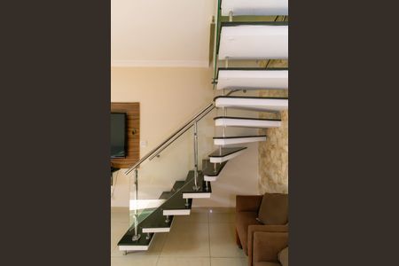 Casa à venda com 250m², 3 quartos e 6 vagasEscada