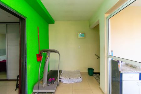 Casa à venda com 250m², 3 quartos e 6 vagasEscada da Área de Serviço