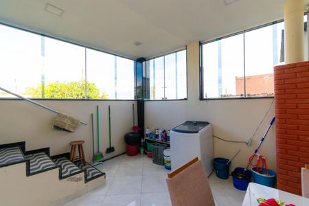 Casa à venda com 250m², 3 quartos e 6 vagasÁrea de Serviço