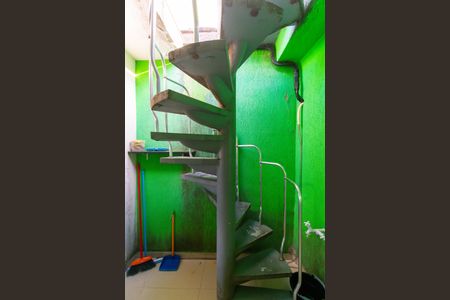 Casa à venda com 250m², 3 quartos e 6 vagasEscada de Acesso ao Terraço