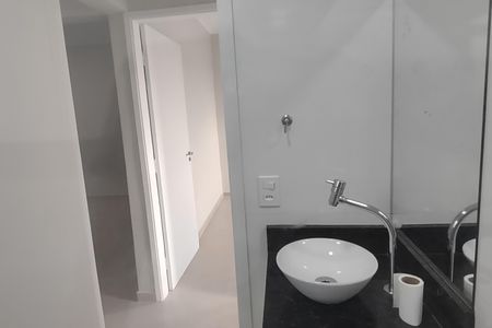 Apartamento para alugar com 70m², 2 quartos e 2 vagas Apartamento para alugar com 70m², 2 quartos e 2 vagasBanheiro