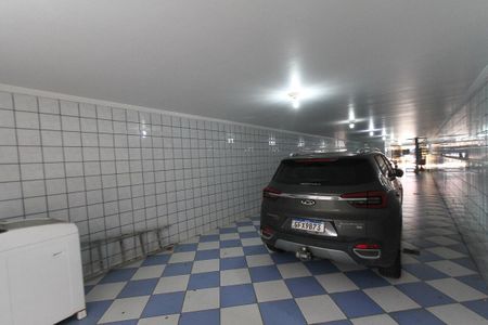 Casa à venda com 534m², 4 quartos e 10 vagas Casa à venda com 534m², 4 quartos e 10 vagasGaragem