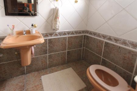 Casa à venda com 534m², 4 quartos e 10 vagas Casa à venda com 534m², 4 quartos e 10 vagasBanheiro de Serviço