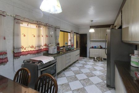 Casa à venda com 534m², 4 quartos e 10 vagas Casa à venda com 534m², 4 quartos e 10 vagasCozinha