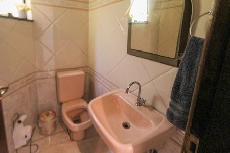 Casa à venda com 534m², 4 quartos e 10 vagas Casa à venda com 534m², 4 quartos e 10 vagasLavabo