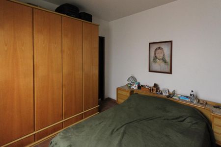 Casa à venda com 534m², 4 quartos e 10 vagas Casa à venda com 534m², 4 quartos e 10 vagasQuarto 1