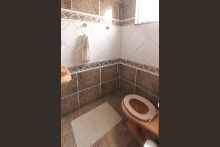 Casa à venda com 534m², 4 quartos e 10 vagas Casa à venda com 534m², 4 quartos e 10 vagasBanheiro de Serviço