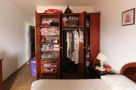 Casa à venda com 534m², 4 quartos e 10 vagas Casa à venda com 534m², 4 quartos e 10 vagasEdícula - Quarto