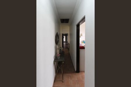 Casa à venda com 534m², 4 quartos e 10 vagas Casa à venda com 534m², 4 quartos e 10 vagasCorredor