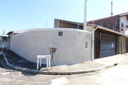 Casa para alugar com 320m², 3 quartos e 5 vagasFachada