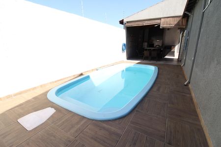 Piscina de casa para alugar com 3 quartos, 320m² em Residencial Tatetuba, São José dos Campos