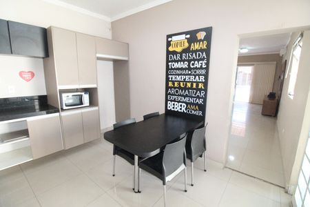 Cozinha de casa para alugar com 3 quartos, 320m² em Residencial Tatetuba, São José dos Campos
