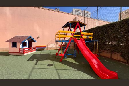 Apartamento à venda com 115m², 3 quartos e 2 vagasÁrea comum - Playground
