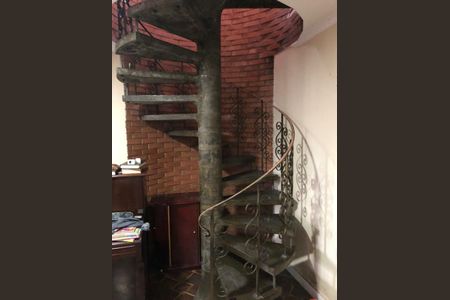 Casa à venda com 164m², 2 quartos e 5 vagas