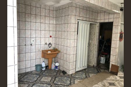 Casa à venda com 164m², 2 quartos e 5 vagas