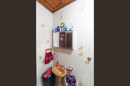 Casa à venda com 243m², 2 quartos e 4 vagas Casa à venda com 243m², 2 quartos e 4 vagasCasa 2 - Banheiro