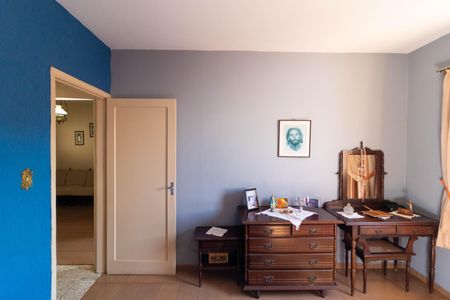 Casa à venda com 243m², 2 quartos e 4 vagas Casa à venda com 243m², 2 quartos e 4 vagasCasa 1 - Quarto 2