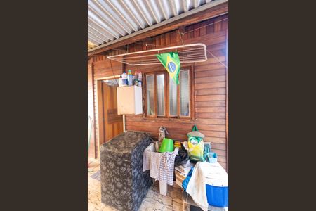 Casa à venda com 243m², 2 quartos e 4 vagas Casa à venda com 243m², 2 quartos e 4 vagasCasa 2 - Área de serviço