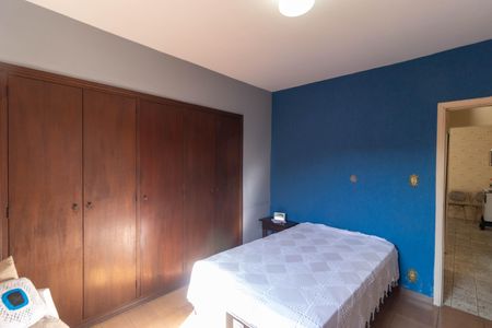 Casa à venda com 243m², 2 quartos e 4 vagas Casa à venda com 243m², 2 quartos e 4 vagasCasa 1 - Quarto 2