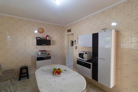 Casa à venda com 243m², 2 quartos e 4 vagas Casa à venda com 243m², 2 quartos e 4 vagasCasa 1 - Cozinha