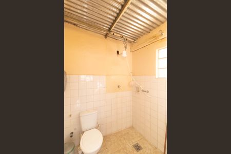 Casa à venda com 243m², 2 quartos e 4 vagas Casa à venda com 243m², 2 quartos e 4 vagasCasa 2 - Banheiro de Serviço