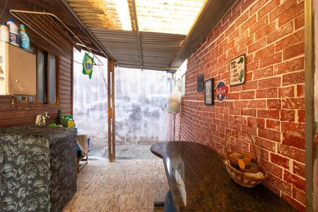 Casa à venda com 243m², 2 quartos e 4 vagas Casa à venda com 243m², 2 quartos e 4 vagasCasa 2 - Área de serviço