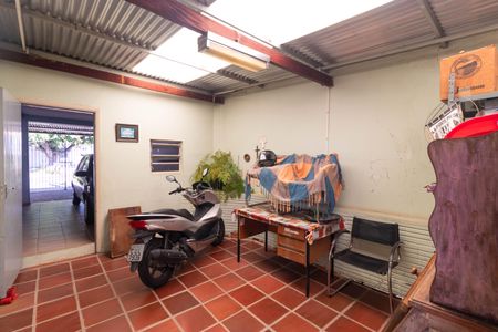 Casa à venda com 243m², 2 quartos e 4 vagas Casa à venda com 243m², 2 quartos e 4 vagas Casa 2 - Quarto de Serviço