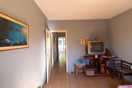 Casa à venda com 243m², 2 quartos e 4 vagas Casa à venda com 243m², 2 quartos e 4 vagasCasa 1 - Quarto 1