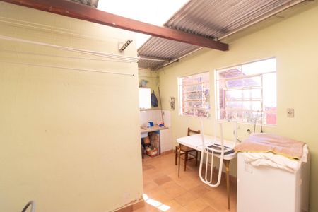 Casa à venda com 243m², 2 quartos e 4 vagas Casa à venda com 243m², 2 quartos e 4 vagasCasa 2 - Área de serviço