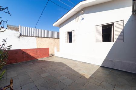 Casa à venda com 243m², 2 quartos e 4 vagas Casa à venda com 243m², 2 quartos e 4 vagasQuintal