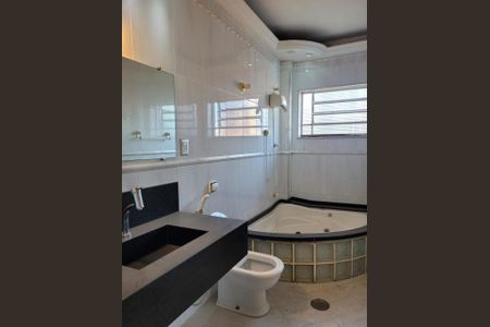 Casa à venda com 267m², 4 quartos e 6 vagasFoto 01