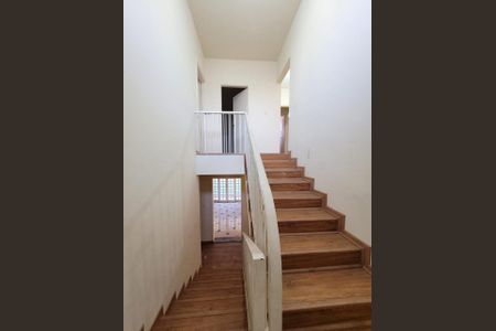 Casa à venda com 267m², 4 quartos e 6 vagasFoto 01