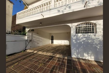 Casa à venda com 267m², 4 quartos e 6 vagasFoto 01