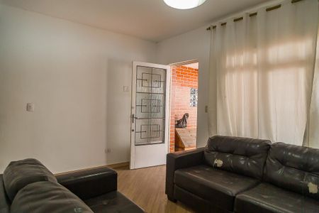 Casa à venda com 120m², 2 quartos e 2 vagasSala