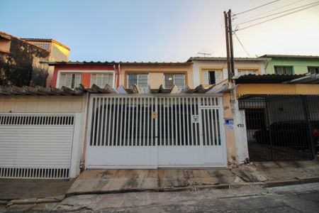 Casa à venda com 120m², 3 quartos e 2 vagasFachada
