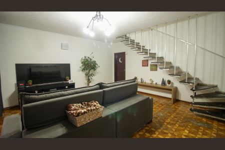 Casa à venda com 120m², 3 quartos e 2 vagasSala